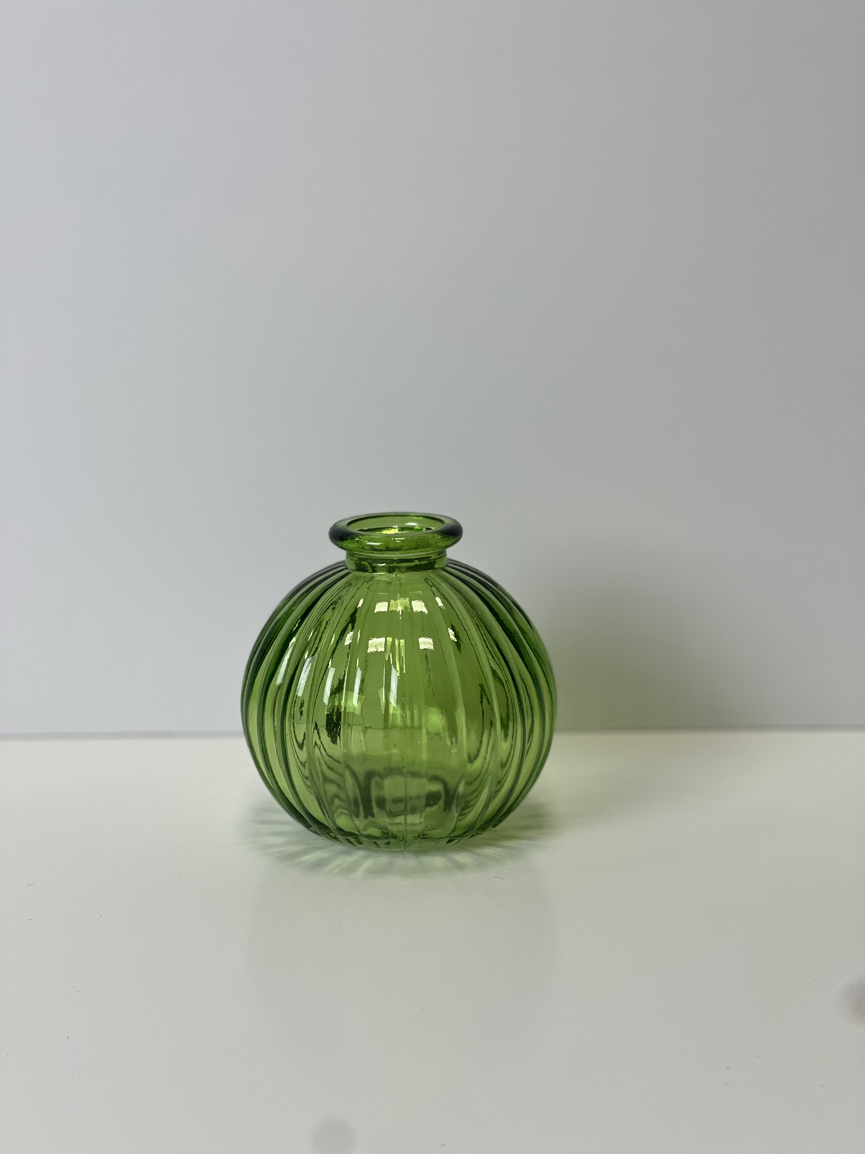 Emerald Green Round Bottle detail page